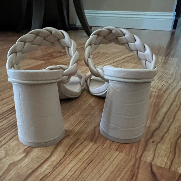 Dolce Vita Paily Slide Sandal - Picture 3 of 5